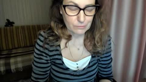 Lauraoven1 online show from January 17, 2026, 8:41 am