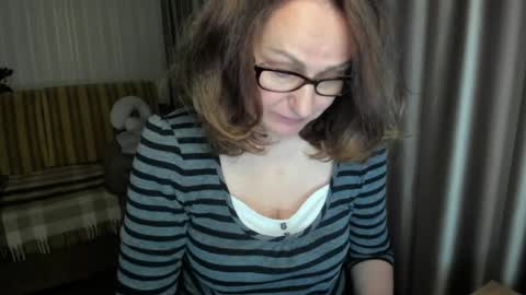 Snapshot of lauraoven1 chatting on May 5, 2026, 6:38 pm Lauraoven1 online show from May 5, 2026, 6:38 pm