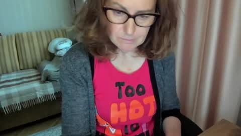 Snapshot of lauraoven1 chatting on May 16, 2026, 3:22 pm Lauraoven1 online show from May 16, 2026, 3:22 pm