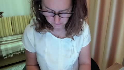 Snapshot of lauraoven1 chatting on June 22, 2026, 7:38 am Lauraoven1 online show from June 22, 2026, 7:38 am