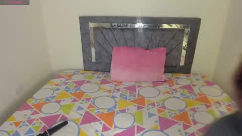 laurasofia01 online show from April 5, 2026, 12:41 am