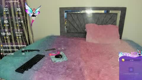 laurasofia01 online show from April 16, 2026, 10:12 pm