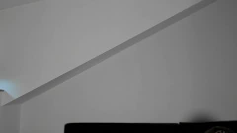 Laura Lara Sommer online show from April 4, 2026, 4:15 pm