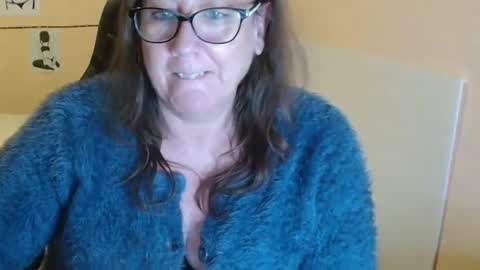 laureanne online show from December 5, 2024, 3:50 pm