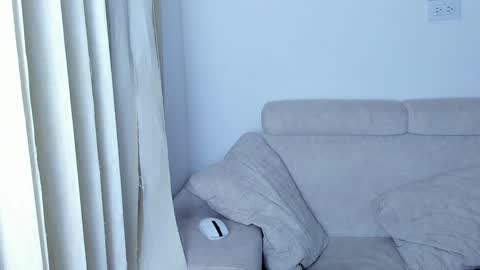 Laureent online show from February 8, 2025, 6:43 am