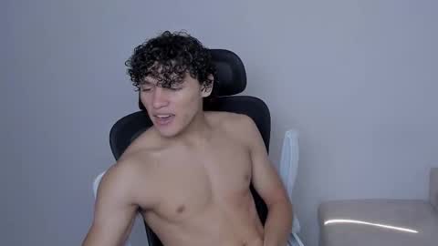 Laureent online show from November 23, 2025, 5:57 pm