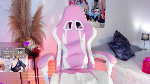 Snapshot of lauren__dallass chatting on September 26, 2025, 10:14 pm MissLauren online show from September 26, 2025, 10:14 pm