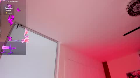 Lauren online show from March 18, 2026, 6:11 pm