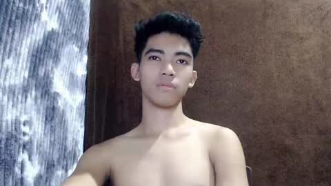 laurence_cuttieguyhere online show from May 5, 2026, 12:29 am