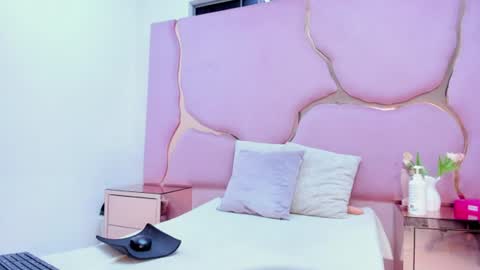 Snapshot of laurendpink chatting on July 13, 2026, 1:58 pm laurendpink online show from July 13, 2026, 1:58 pm