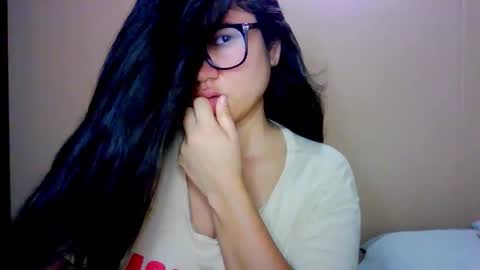 onlyfan laureng7 - 7 laureng2 online show from September 22, 2025, 12:29 pm