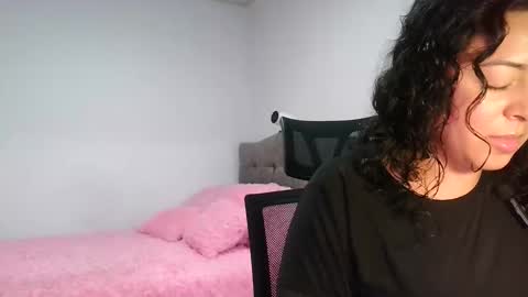 laurenhot94 online show from February 18, 2026, 1:56 am