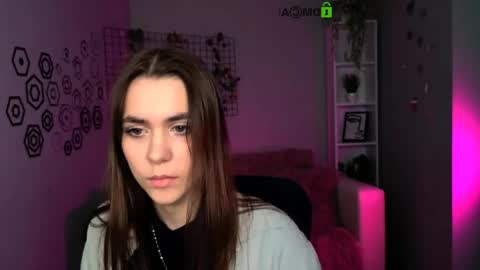 Snapshot of laurenmurrr chatting on April 19, 2026, 9:30 am Laure online show from April 19, 2026, 9:30 am