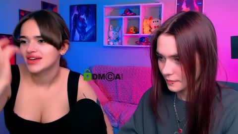 Snapshot of laurenmurrr chatting on April 24, 2026, 9:45 am Laure online show from April 24, 2026, 9:45 am