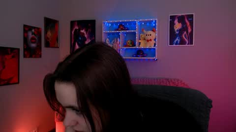 Snapshot of laurenmurrr chatting on April 29, 2026, 12:20 pm Laure online show from April 29, 2026, 12:20 pm