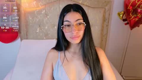 laurenn_smitth online show from February 17, 2026, 12:45 pm
