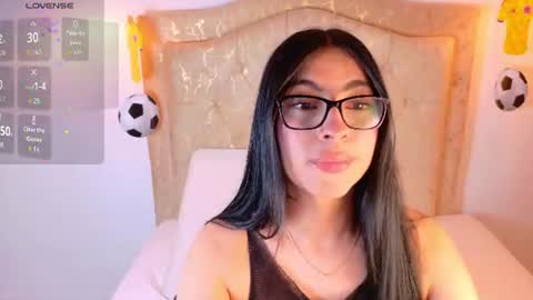 Snapshot of laurenn_smitth chatting on June 13, 2026, 12:47 pm laurenn_smitth online show from June 13, 2026, 12:47 pm