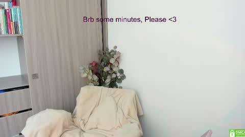 Snapshot of lauryn_chills chatting on June 16, 2026, 5:04 pm Lauryn online show from June 16, 2026, 5:04 pm