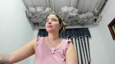 Snapshot of lauu_g chatting on May 20, 2026, 9:26 am Lauu G online show from May 20, 2026, 9:26 am