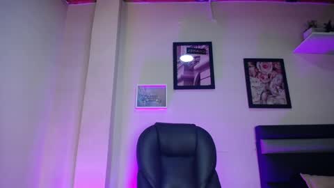 LauWild online show from January 8, 2026, 11:23 am