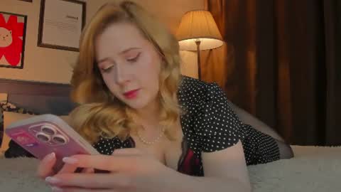 Snapshot of lavender_tender chatting on June 11, 2026, 4:54 am Lav online show from June 11, 2026, 4:54 am