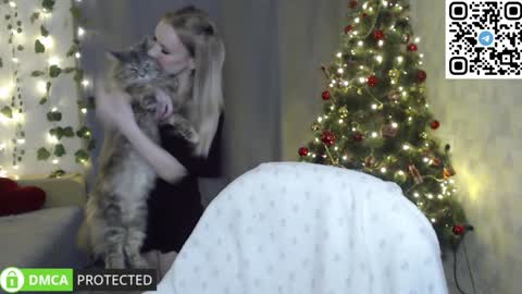 Snapshot of lavinell chatting on December 14, 2024, 9:18 am Mia online show from December 14, 2024, 9:18 am