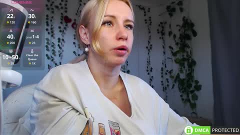 Snapshot of lavinell chatting on September 19, 2025, 9:54 am Mia online show from September 19, 2025, 9:54 am