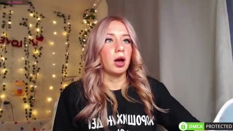 Snapshot of lavinell chatting on September 21, 2025, 3:46 pm Mia online show from September 21, 2025, 3:46 pm