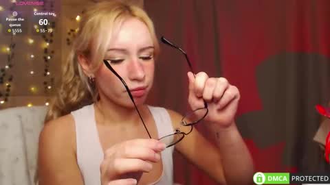 Mia online show from January 19, 2026, 1:53 am