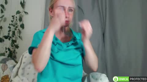 Snapshot of lavinell chatting on May 21, 2026, 7:21 pm Mia online show from May 21, 2026, 7:21 pm