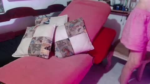 Snapshot of laye19 chatting on December 3, 2024, 2:47 am Laye19 online show from December 3, 2024, 2:47 am