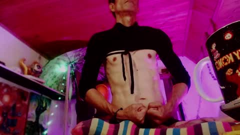 Snapshot of laye19 chatting on December 6, 2024, 3:22 pm Laye19 online show from December 6, 2024, 3:22 pm