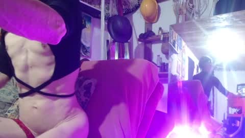 Snapshot of laye19 chatting on December 8, 2024, 10:57 pm Laye19 online show from December 8, 2024, 10:57 pm