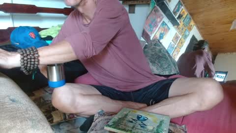 Snapshot of laye19 chatting on December 21, 2024, 6:23 pm Laye19 online show from December 21, 2024, 6:23 pm