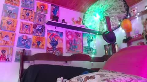 Snapshot of laye19 chatting on January 2, 2025, 2:35 pm Laye19 online show from January 2, 2025, 2:35 pm