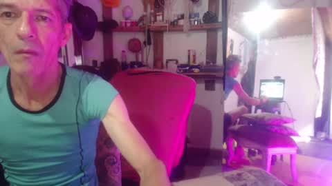 Snapshot of laye19 chatting on January 3, 2025, 1:58 pm Laye19 online show from January 3, 2025, 1:58 pm