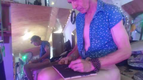 Snapshot of laye19 chatting on January 9, 2025, 6:04 pm Laye19 online show from January 9, 2025, 6:04 pm