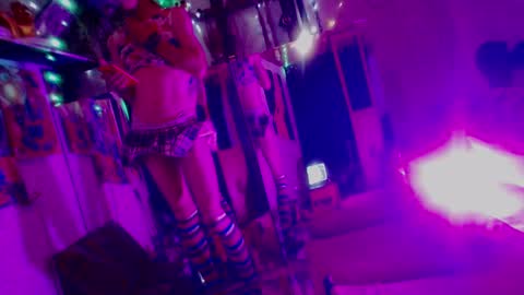 Snapshot of laye19 chatting on February 1, 2025, 1:55 am Laye19 online show from February 1, 2025, 1:55 am