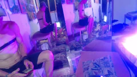 Snapshot of laye19 chatting on February 2, 2025, 11:42 pm Laye19 online show from February 2, 2025, 11:42 pm