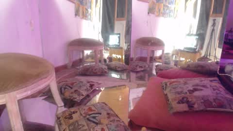 Snapshot of laye19 chatting on February 4, 2025, 5:01 pm Laye19 online show from February 4, 2025, 5:01 pm