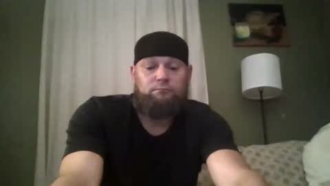 Snapshot of layinlow42 chatting on October 18, 2025, 5:21 am layinlow42 online show from October 18, 2025, 5:21 am