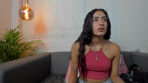 Snapshot of layla_707 chatting on December 3, 2024, 11:13 pm Layla online show from December 3, 2024, 11:13 pm