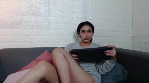 Snapshot of layla_707 chatting on February 22, 2025, 1:00 am Layla online show from February 22, 2025, 1:00 am