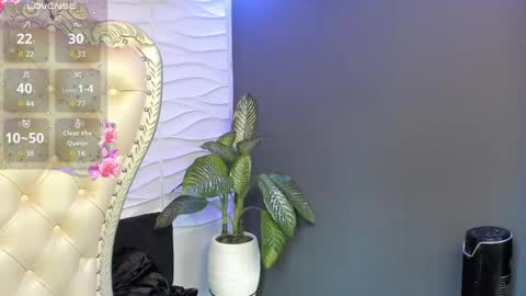 Snapshot of layla_707 chatting on September 11, 2025, 10:43 pm Layla online show from September 11, 2025, 10:43 pm