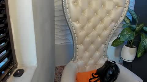 Snapshot of layla_707 chatting on October 3, 2025, 10:51 pm Layla online show from October 3, 2025, 10:51 pm