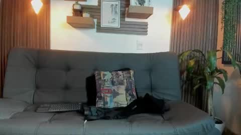 Snapshot of layla_707 chatting on October 20, 2025, 10:21 pm Layla online show from October 20, 2025, 10:21 pm