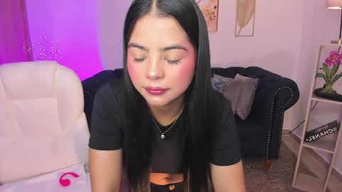 Layla Breezee online show from January 18, 2026, 12:31 pm