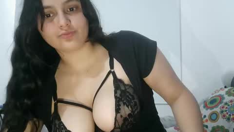 Snapshot of layla_latinax chatting on November 8, 2025, 5:01 pm Layla online show from November 8, 2025, 5:01 pm