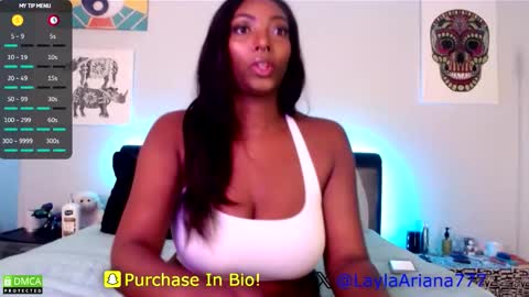 Snapshot of laylaariana69 chatting on March 25, 2026, 2:17 am LaylaAriana online show from March 25, 2026, 2:17 am