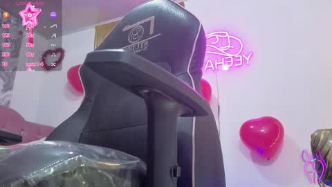 Snapshot of laylafoxy_tay chatting on February 18, 2026, 3:24 am laylafoxy_tay online show from February 18, 2026, 3:24 am